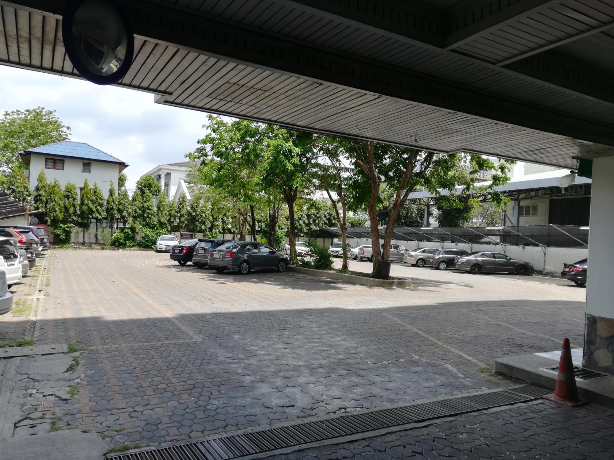 Komol Residence Bangkok Exterior foto